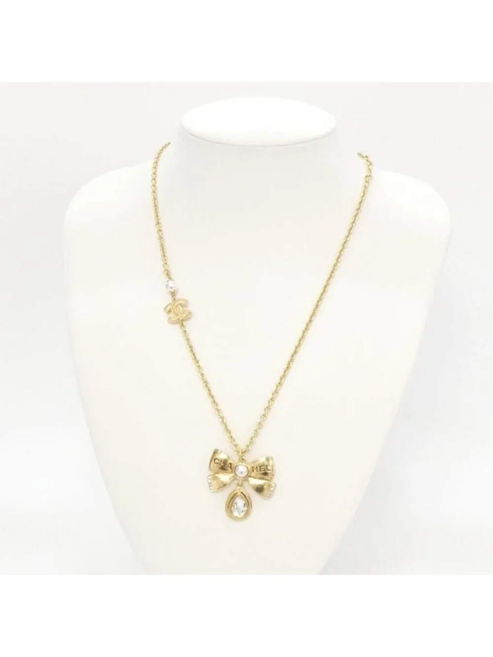 Chanel Necklace Gold